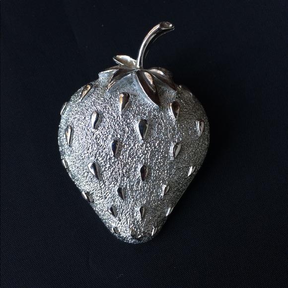 Sarah Coventry Jewelry - 3/24  Sarah Coventry Strawberry Brooch